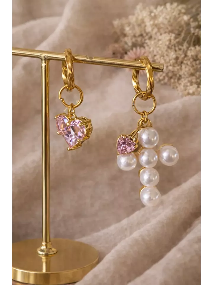 Boucles d’oreilles dorées cœur rose et croix perles – Créoles élégantes avec pierre rose scintillante