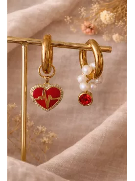 Boucles d’oreilles dorées cœur rouge et perles – Créoles avec pierre rouge et pendentif battement de cœur