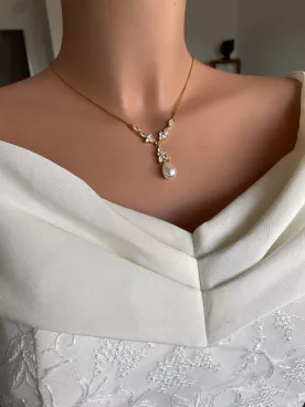 Collier de dos mariage perles et cristaux – bijou de mariée élégant -Estilo