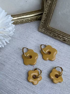 Boucles d’oreilles fleurs moutarde duo mère fille – Coffret cadeau comme maman | Lueur de Perles