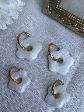 Boucles d’oreilles fleurs blanc paillette duo mère fille – Coffret cadeau comme maman | Lueur de Perles