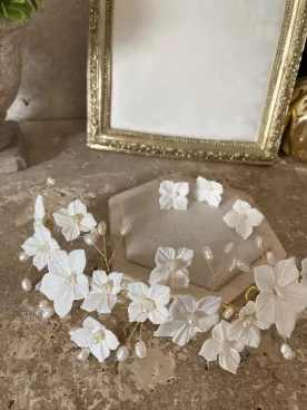 Ornement cheveux mariée fleurs ivoire et perles | Accessoire mariage romantique- Romane