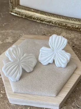 Boucles d’oreilles Fleur d’oranger blanc – Élégance florale pour mariée