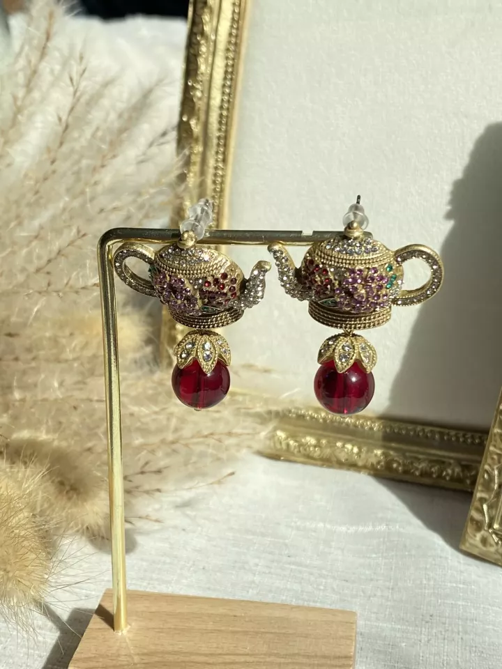 Boucles d’oreilles Théière Royale – Bijou fantaisie élégant rouge & doré
