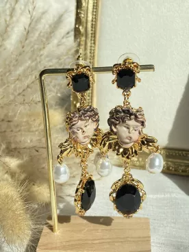 Boucles d’oreilles Ange Baroque – Perles & cristal noir doré, style royal vintage