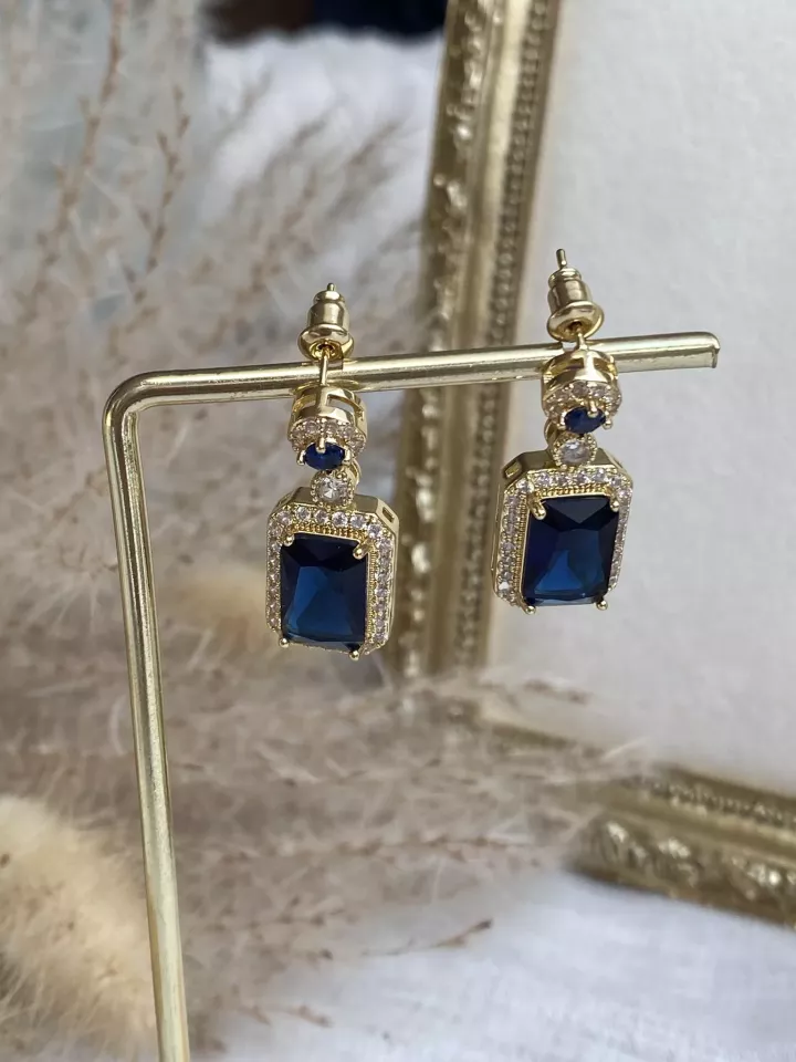 Boucles d’oreilles Saphir Élégance – Cristal bleu profond & éclat doré