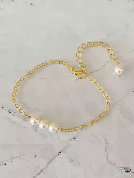 Gange – Bracelet de Mariée Fin en Perles Nacrées Swarovski sur Chaîne Dorée