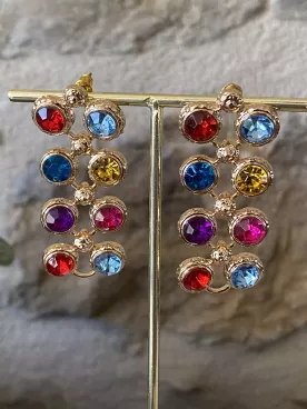 Boucles d’oreilles Cascade Multicolore – Cristaux colorés & doré texturé, style audacieux chic
