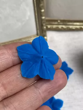 Lot de 10 fleurs bleu profond – Porcelaine froide souple | DIY, fleur de cerisier & loisirs créatifs