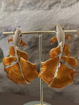 Boucles d’oreilles poisson XXL dorées – Élégance audacieuse et éclat lumineux