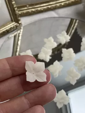 Lot de 10 fleurs d’hortensia crème en porcelaine froide souple – Idéal DIY & loisirs créatifs