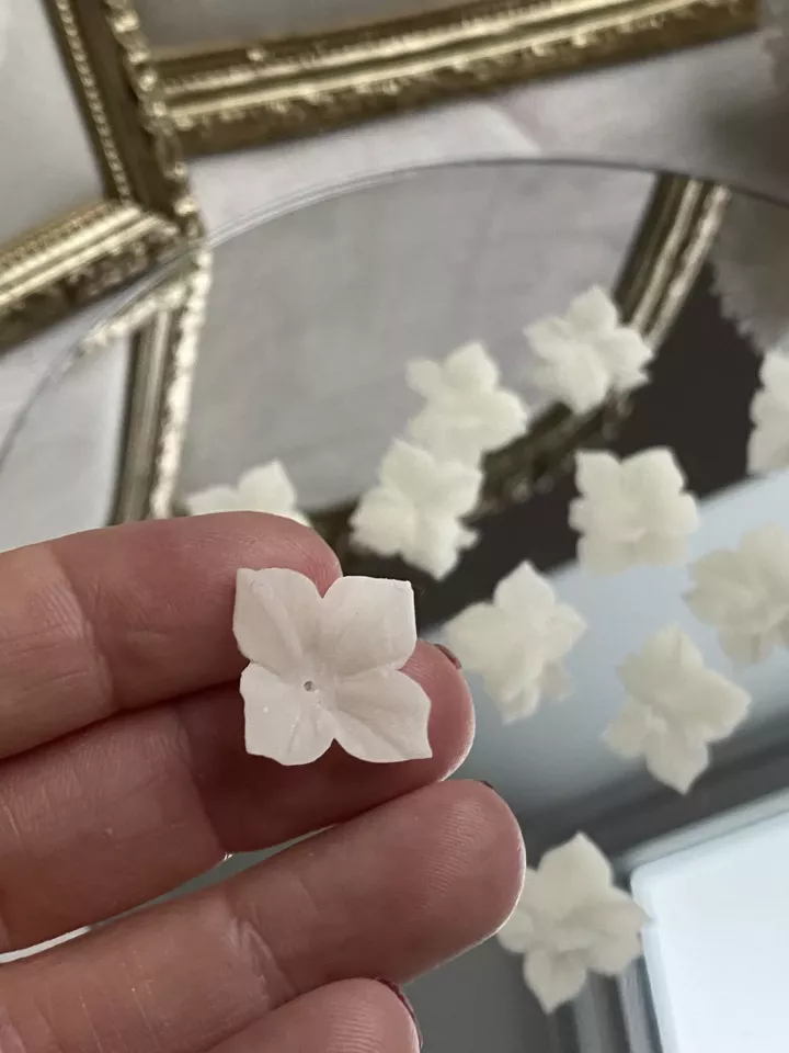 Lot de 10 fleurs d’hortensia crème en porcelaine froide souple – Idéal DIY & loisirs créatifs