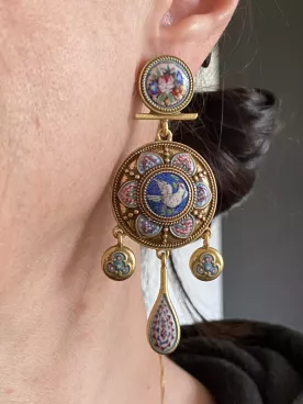 Boucles d’oreilles XXL Médaillon Doré & Bleu – Inspiration Maroc