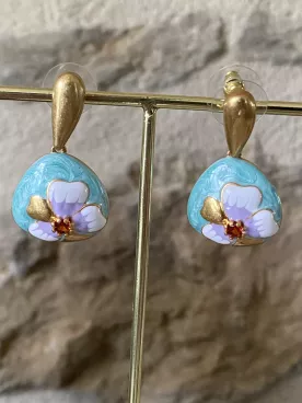 Boucles d’oreilles goutte turquoise & fleur lilas dorée – Esprit floral chic