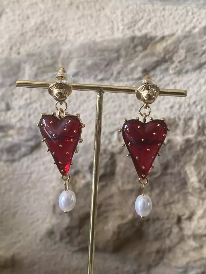 Boucles d’oreilles cœur rouge & perle – Esprit romantique chic