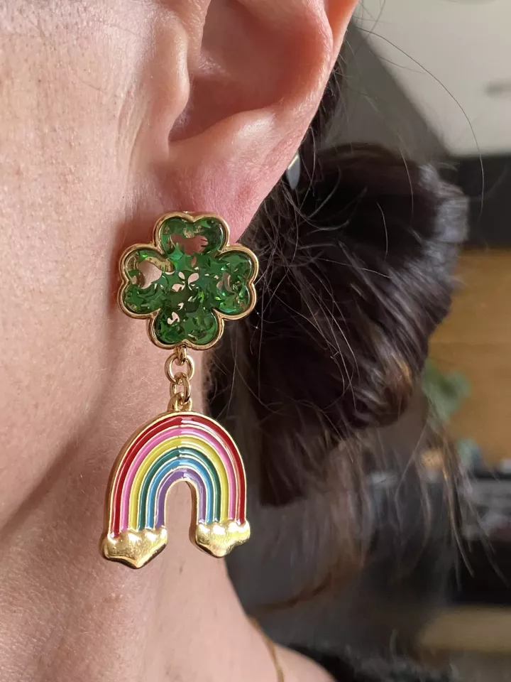 Boucles d’oreilles arc-en-ciel XXL & trèfle – Bijou porte-bonheur coloré et original