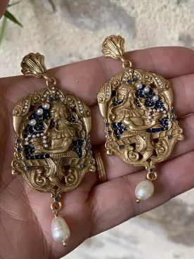 Boucles d’oreilles XXL style baroque doré – Bijou vintage avec perles et détails raffinés