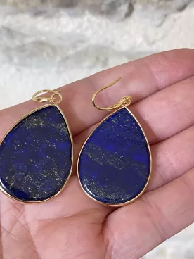 Boucles d’oreilles goutte pierre bleue et doré – Bijou élégant en lapis lazuli