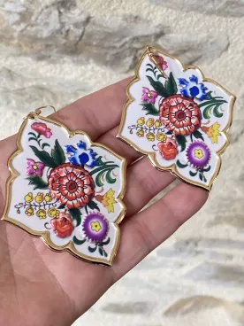 Boucles d’oreilles fleurs XXL colorées – Bijou bohème doré à motif floral