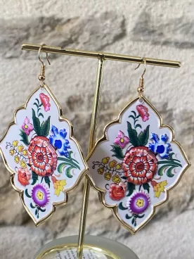 Boucles d’oreilles fleurs XXL colorées – Bijou bohème doré à motif floral