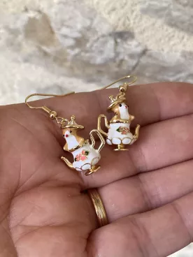 Boucles d’oreilles souris dans théière – Bijou fantaisie mignon et original
