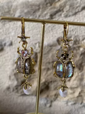 Boucles d’oreilles scarabée XXL dorées – Bijou audacieux au style précieux et raffiné