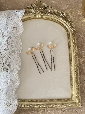 Pics Cheveux Mariée Feuilles de Perle Dorées – Accessoire Coiffure Mariage Élégant