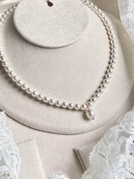 Garde – Collier de mariée en perles nacrées Swarovski et goutte centrale