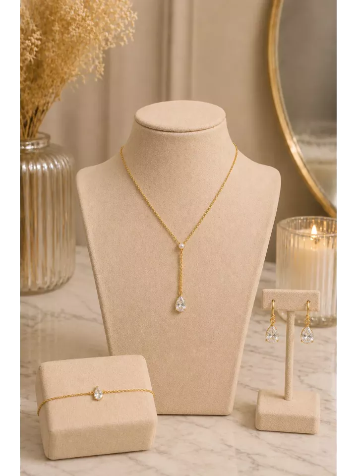 Parure Mariée Victoria – Collier, Bracelet & Boucles d’Oreilles Goutte Cristal – Chaîne Fine Dorée