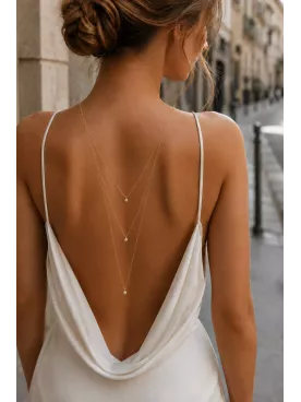 Collier de Dos Mariée Aliénor – Triple Chaîne Fine & Perles Dégradées – Bijou Dos Nu Élégant Doré