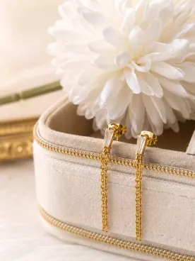 Boucles d’oreilles pendantes dorées minimalistes pour mariée – Aélis