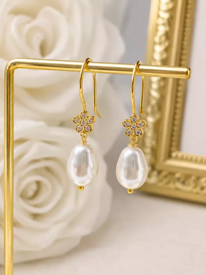Boucles d’oreilles mariée perle fleur doré goutte nacrée - Élia