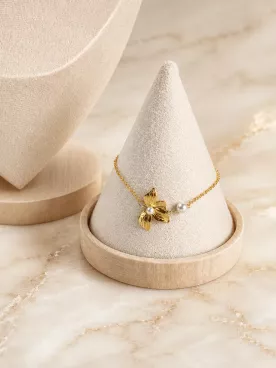 Parure Mariée Lys – Collier, Bracelet et Boucles d’Oreilles en Perles Nacrées