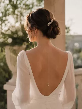 Collier de dos Amandine – Bijou de dos mariée à perle délicate