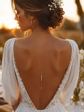 Collier de dos mariée Aura – Perles fines dorées