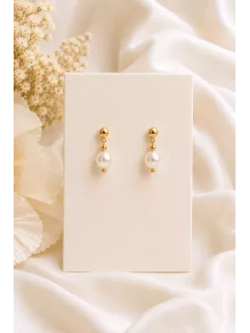 Boucles d’oreilles de mariée Manon – Perle nacrée et détails dorés