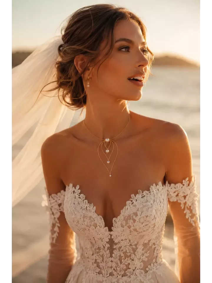 Livia-Collier Doré  Mariée avec cascade de perles nacrées – Élégance et finesse