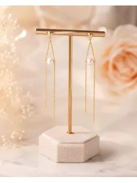 Boucles d’oreilles Calianne – Bijou de mariée doré avec chaînes fines et perle nacrée