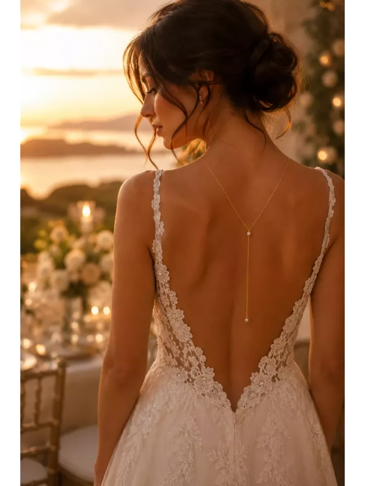 Collier de dos Fiorella – Bijou de mariée délicat en perles nacrées et chaîne dorée