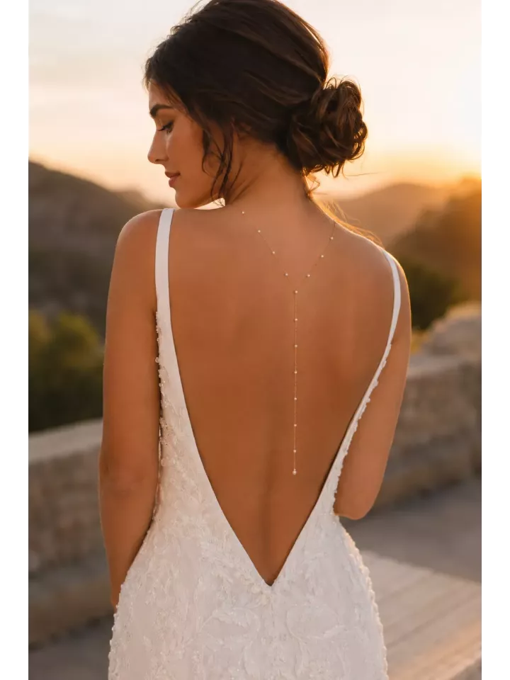 Collier de dos Nolia – Collier de mariée délicat aux fines perles nacrées