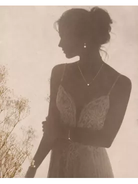 Parure Mariée Perlina – Collier, Bracelet & Boucles en Perle Fine Dorée | Élégance Minimaliste