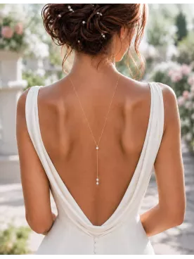 Collier de dos mariée Soline – Une seule chaîne fine ornée de perles délicates
