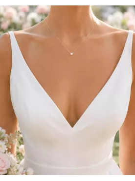 Collier de dos mariée Soline – Une seule chaîne fine ornée de perles délicates