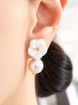Boucles d’Oreilles Mariée Fleur Nacrée & Perle – Élégance Romantique Dorée- Éclora