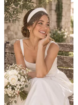 Serre-tête de mariée avec voilette perlée, charme vintage et élégant- Madeleine