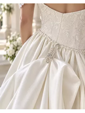 Broche de mariée  avec perles nacrées et cristal – Mireya