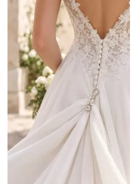 Broche attache-traîne de mariée avec perles nacrées et cristal goutte – Évandra