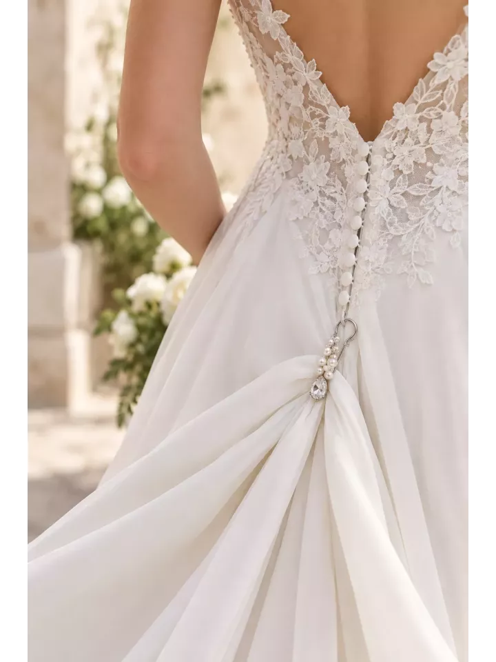 Broche attache-traîne de mariée avec perles nacrées et cristal goutte – Évandra