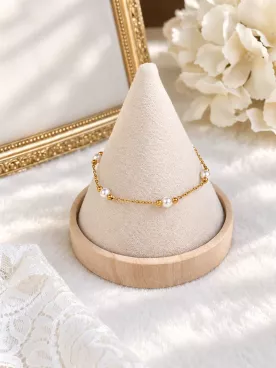 Bracelet de mariée doré aux perles nacrées | Bijou fin et élégant pour mariage -Isalys