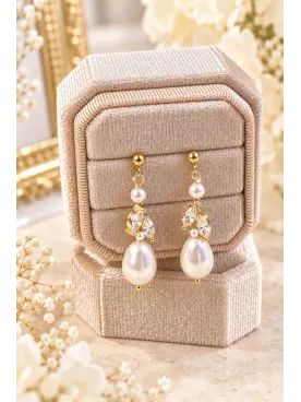 Boucles d’oreilles de mariée Ysée – Perles nacrées et cristaux, dorées